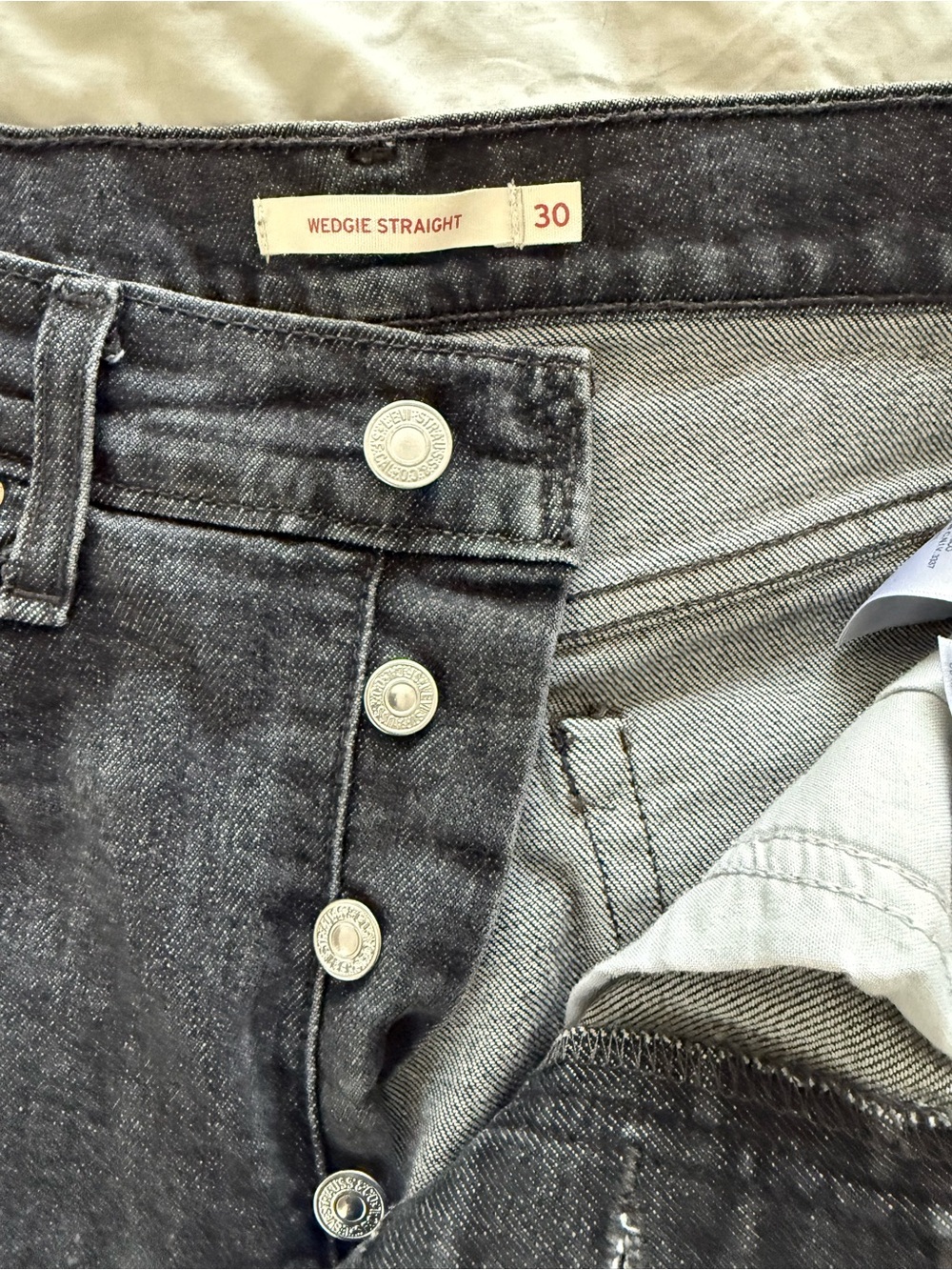 Levi's Wedgie Straight Jeans in Washed Black